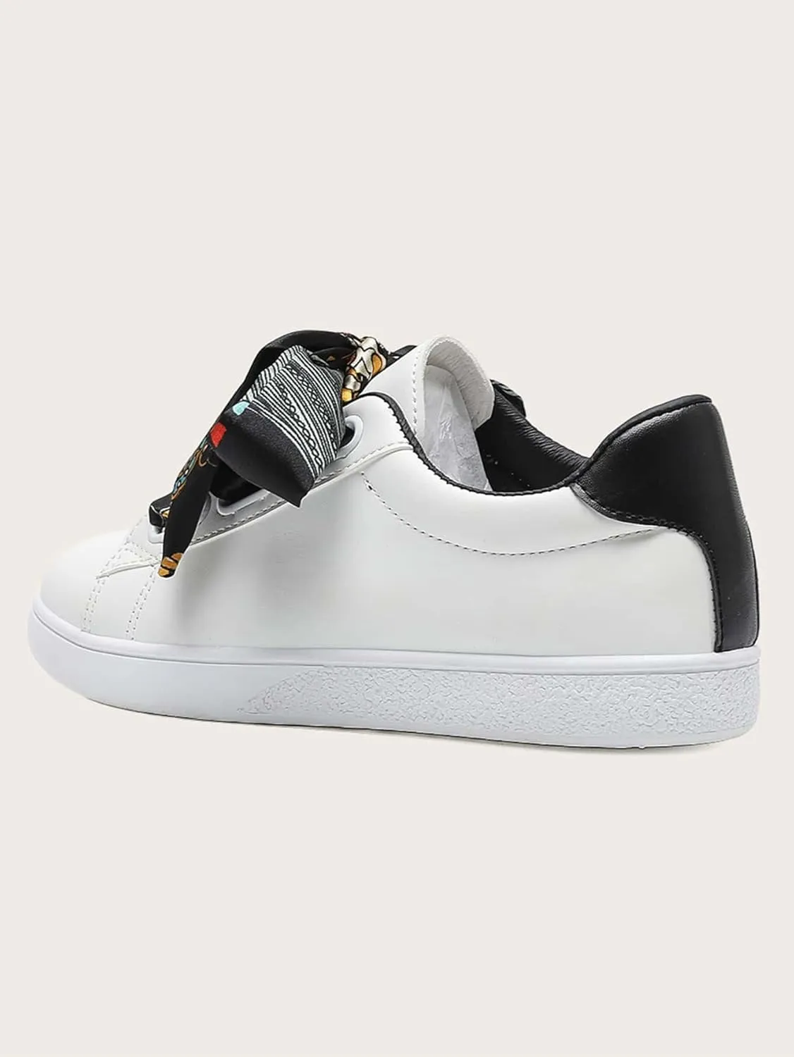 Y2K Sneakers Fashion Skate Shoes with Skinny Scarf Lace Up Decor Comfortable Streetwear Sneakers for Women Chunky Sole Daily Casual Trainers