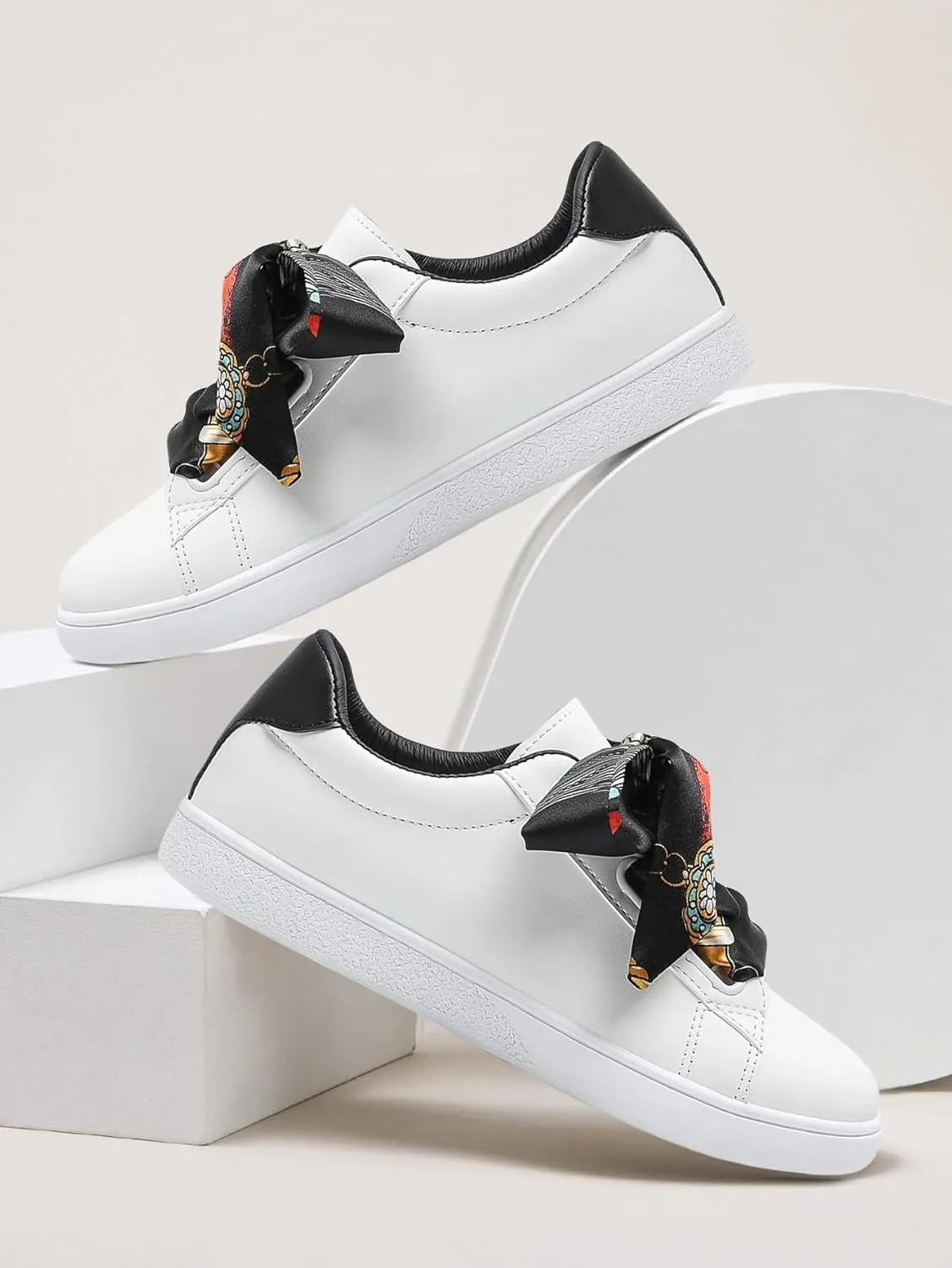 Y2K Sneakers Fashion Skate Shoes with Skinny Scarf Lace Up Decor Comfortable Streetwear Sneakers for Women Chunky Sole Daily Casual Trainers